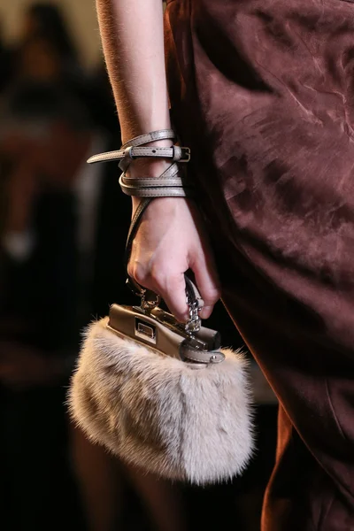 Look 97
